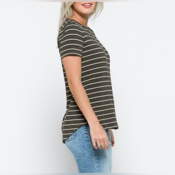 Daisee Button Back Detail
Knit Tee - Picture 3 of 7